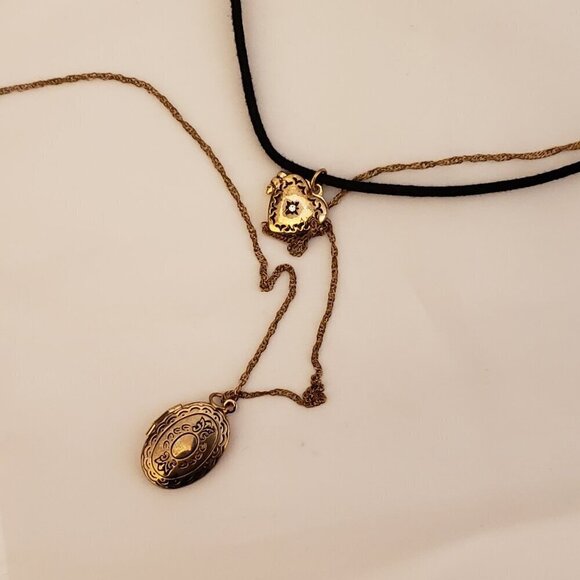 Soulmates Black Velvet Witchy Bell Sleeve Top, w/Choker and Necklace, Size 1X - Picture 9 of 10